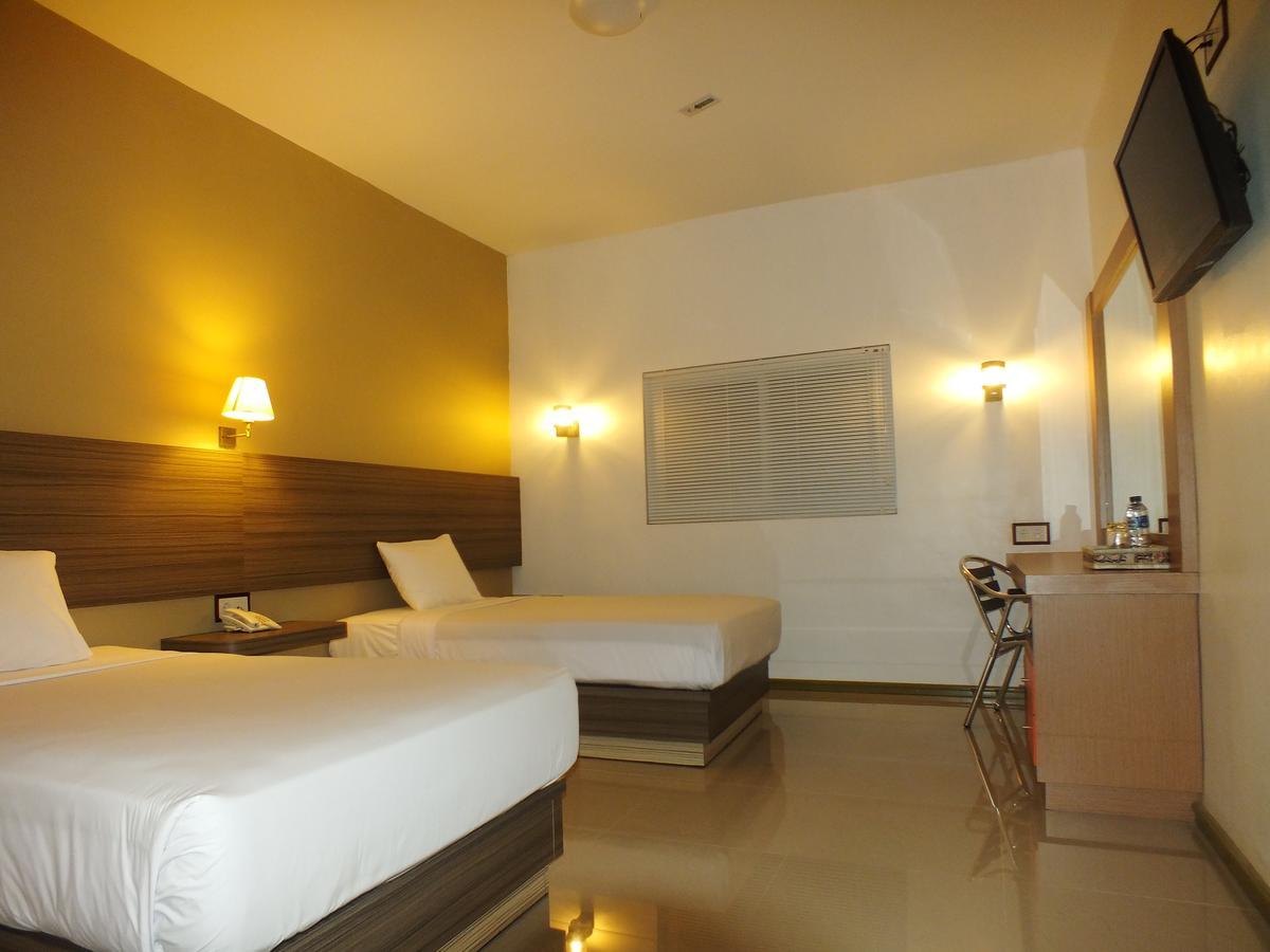 Zamrud Malioboro Hotell Yogyakarta Exteriör bild